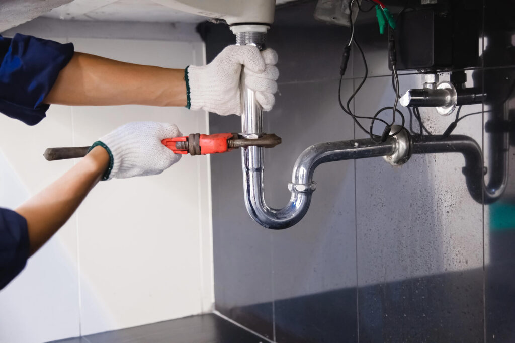 DIY vs. Professional Bathroom Remodeling: What's Right for You?