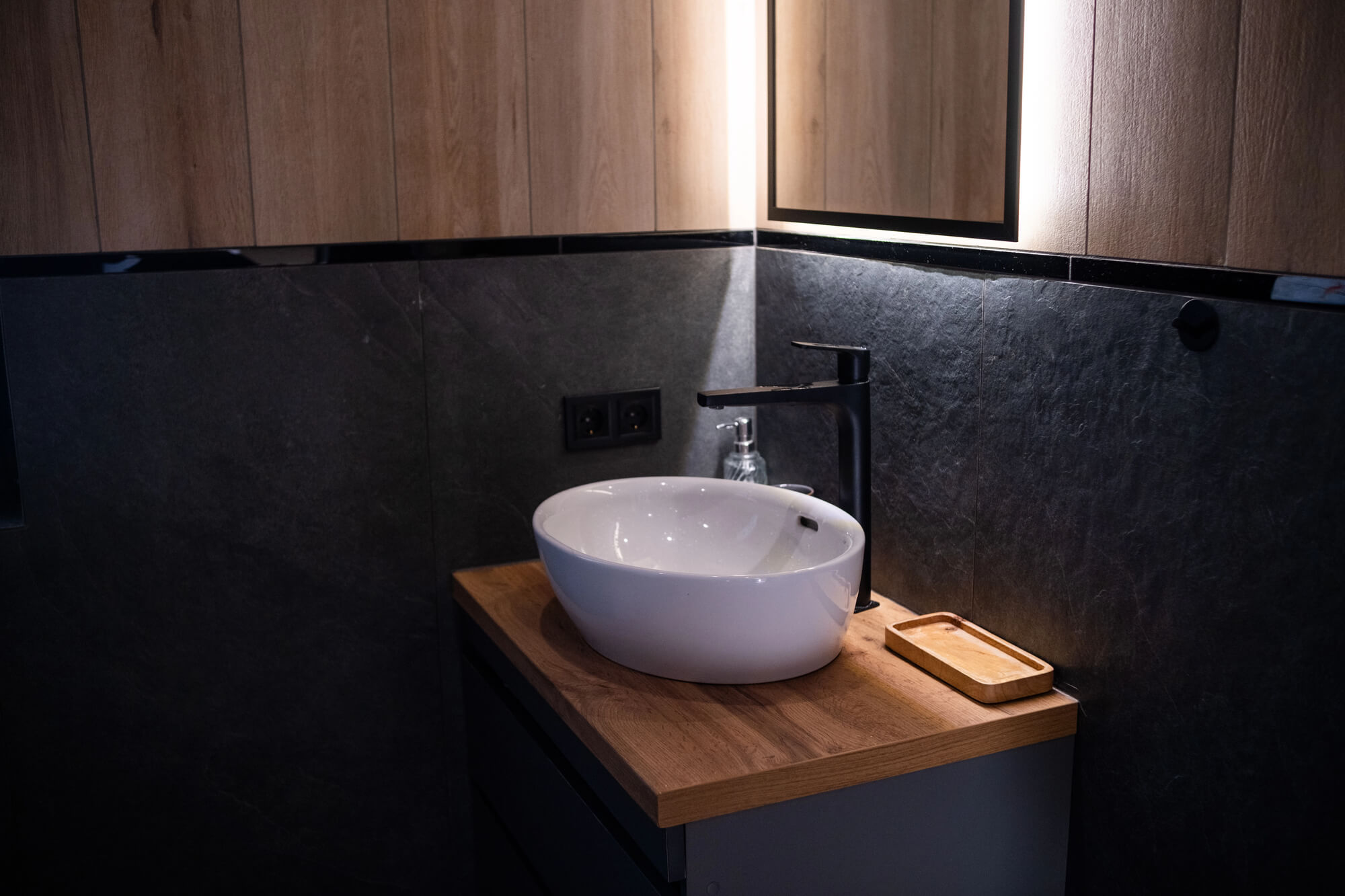 Luxury Upgrades on a Budget: Enhancing Your Bathroom Affordably